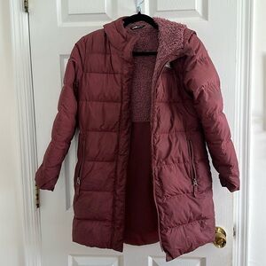 The North Face Used Mauve Puffer Winter Coat. Size 12 Girls. Good condition.